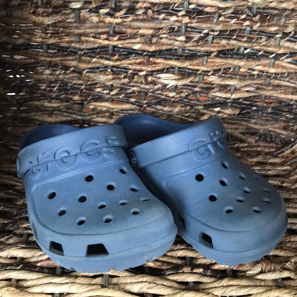 Toddler crocs